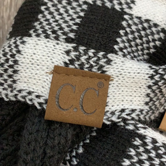 C.C Cheveux Hat and Infinity Scarf Set - Picture 9 of 9